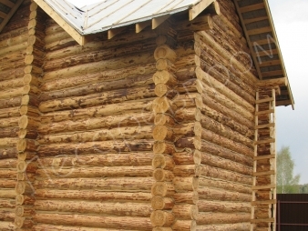 Углы дома - изготавливаются плотником